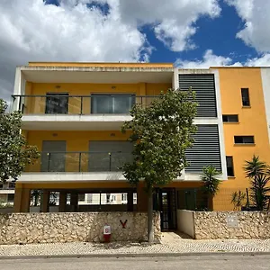 apartamento-vila-rosa-praia-da-rocha.hotelaalgarve.com/