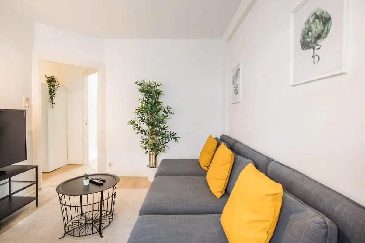 Schickes Zwei Zimmer Apartment Kostenl Parkm Auf Der Strasse Hamburg